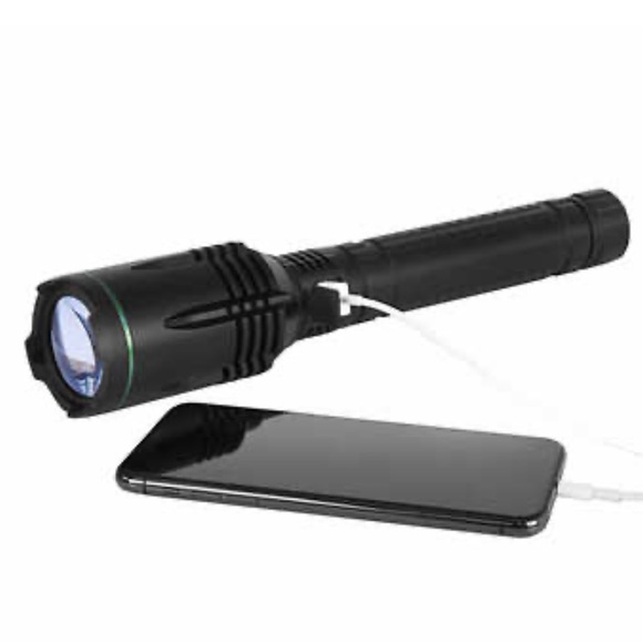 3,000 Lumen LED Flashlight with Rechargeable Batteries and 3 “C” Batteries - Picture 2 of 9